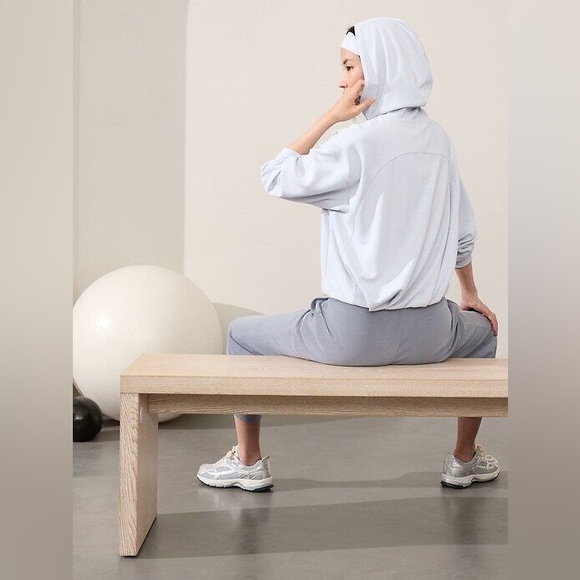 Athleta Seasoft Bubble Hem Hoodie: Snowflake Blue Size M - Picture 2 of 8